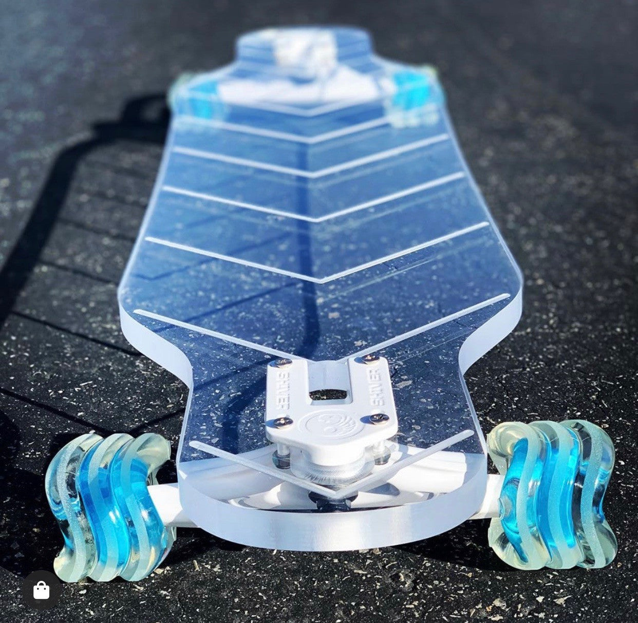 Shark Wheel 72MM, 78A DNA Clear with Blue Hub DNA