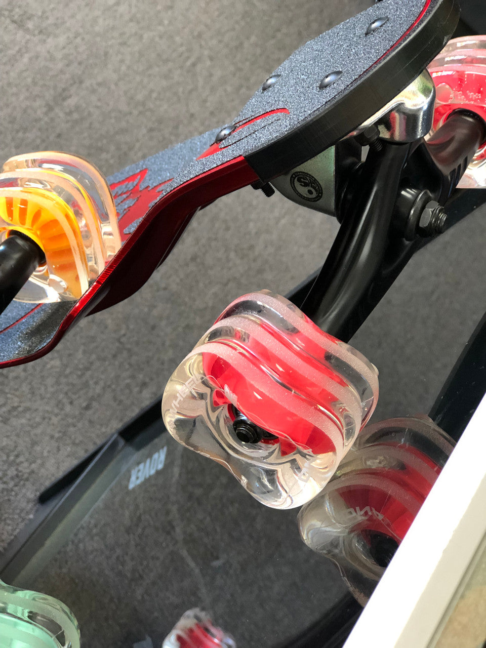Shark Wheel 72MM, 78A DNA - Clear with Red Hub